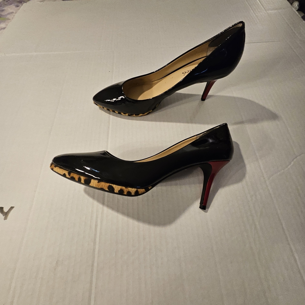 J. Renee Chic Black Patent Leather Heels - Picture 3 of 11